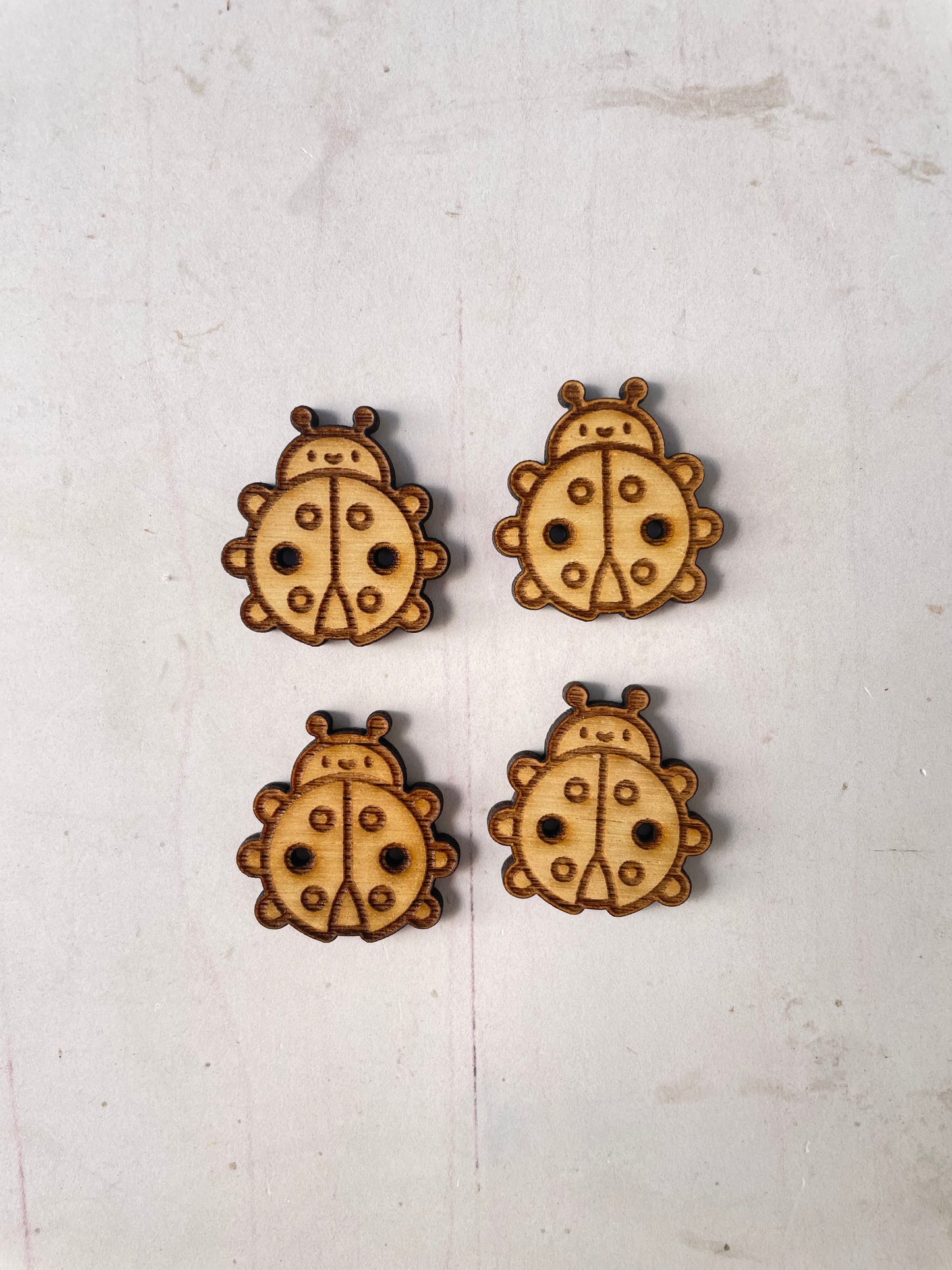 Botones de madera