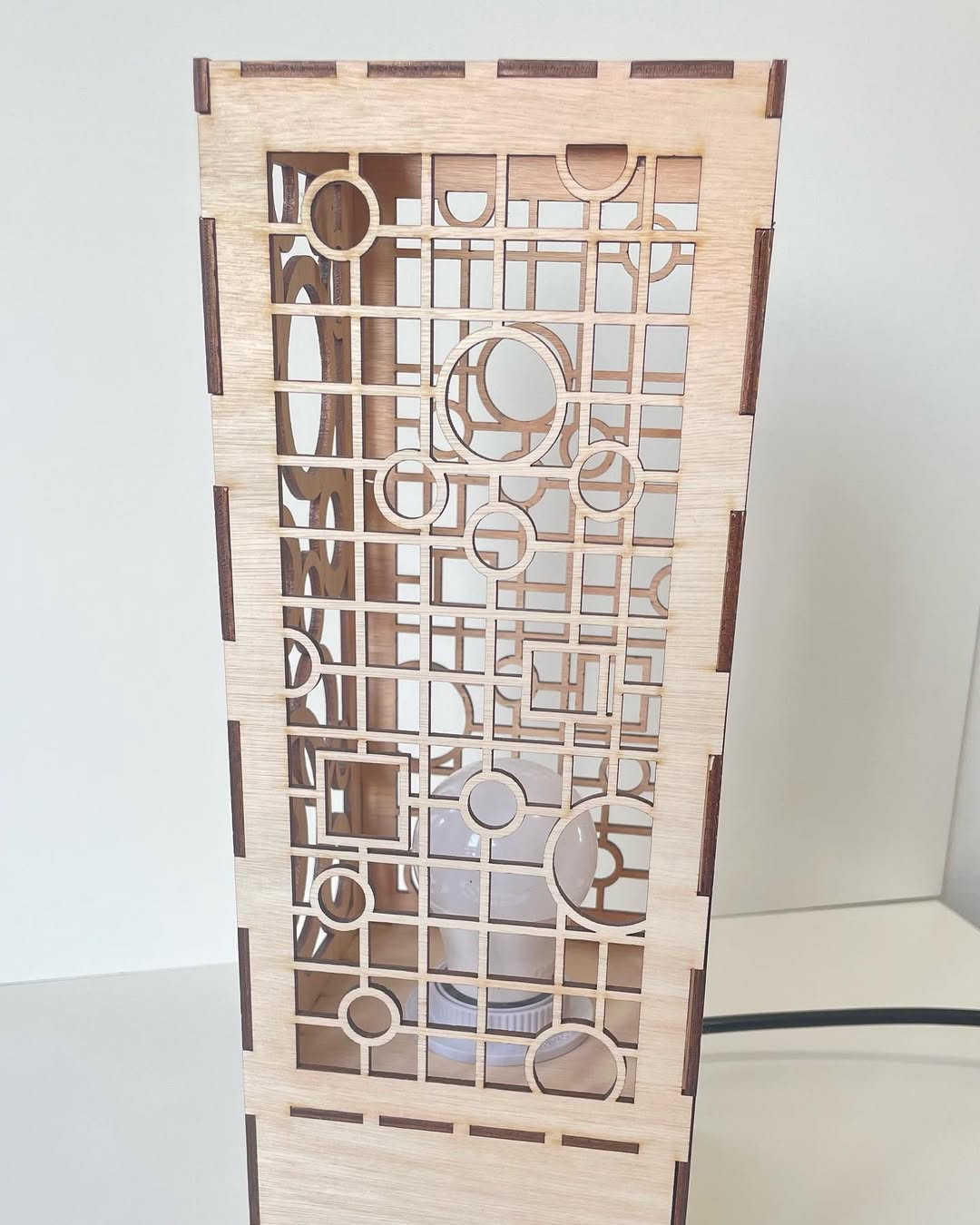 Lámpara de madera