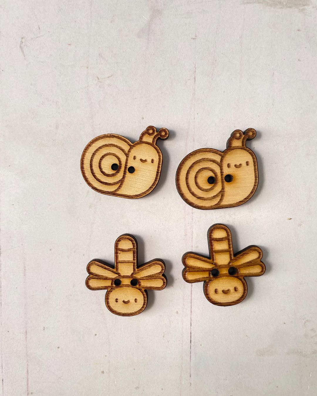 Botones de madera